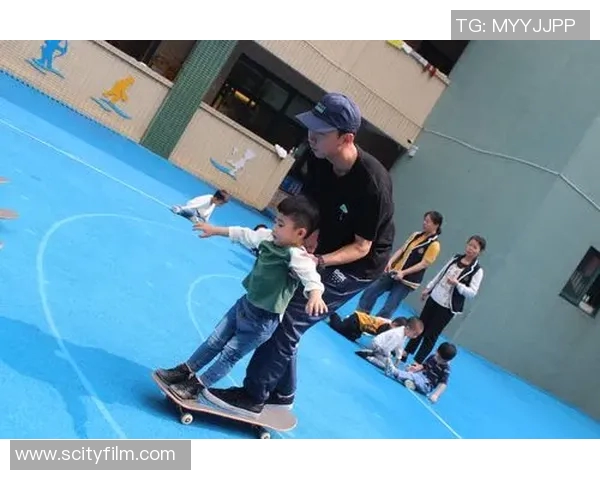 重庆滑板队的力量揭秘：滑板巨献带你领略城市青春活力与激情