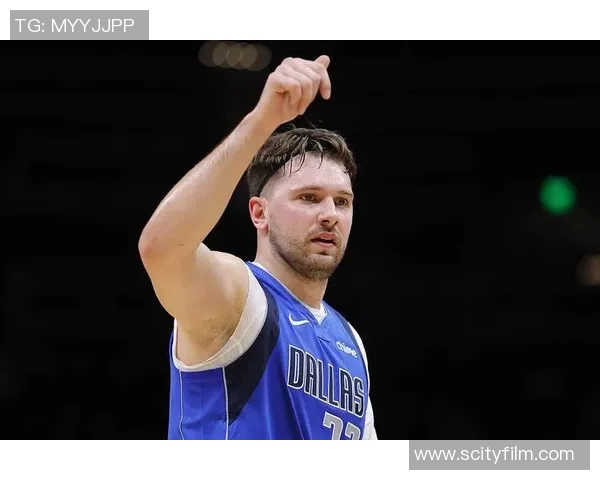 东契奇狂砍73分刷新现役得分纪录独行侠力克太阳终止其11连胜势头